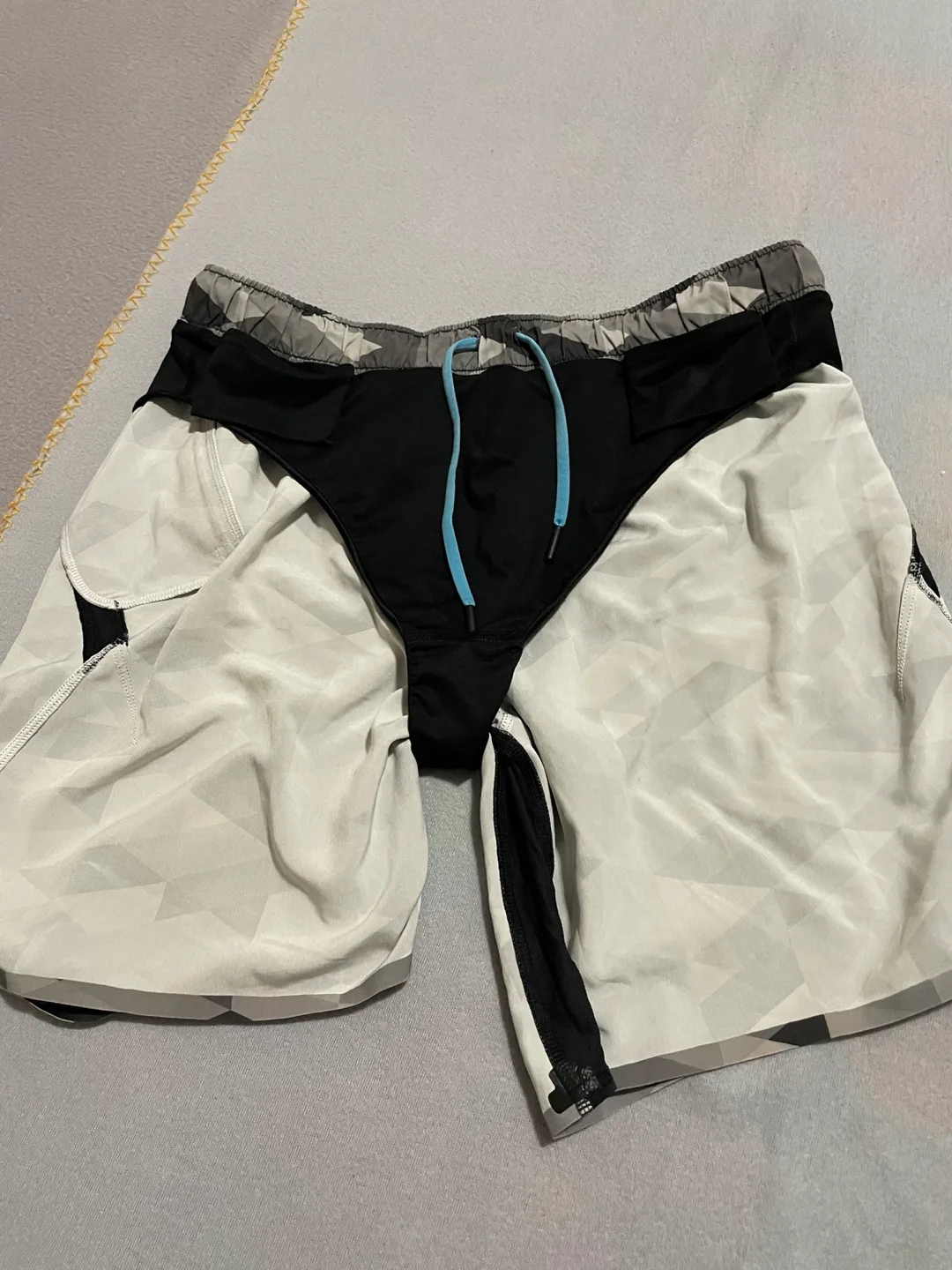 Men's Lululemon Pace Breaker Shorts - Size Medium 🏒 image indicator(3)