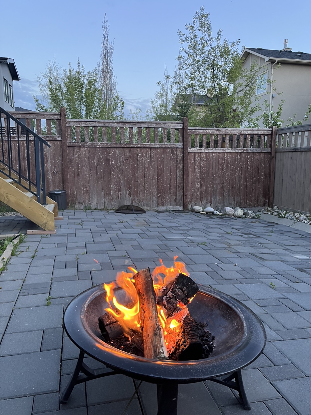 Fire pit with mesh cover - photo 2