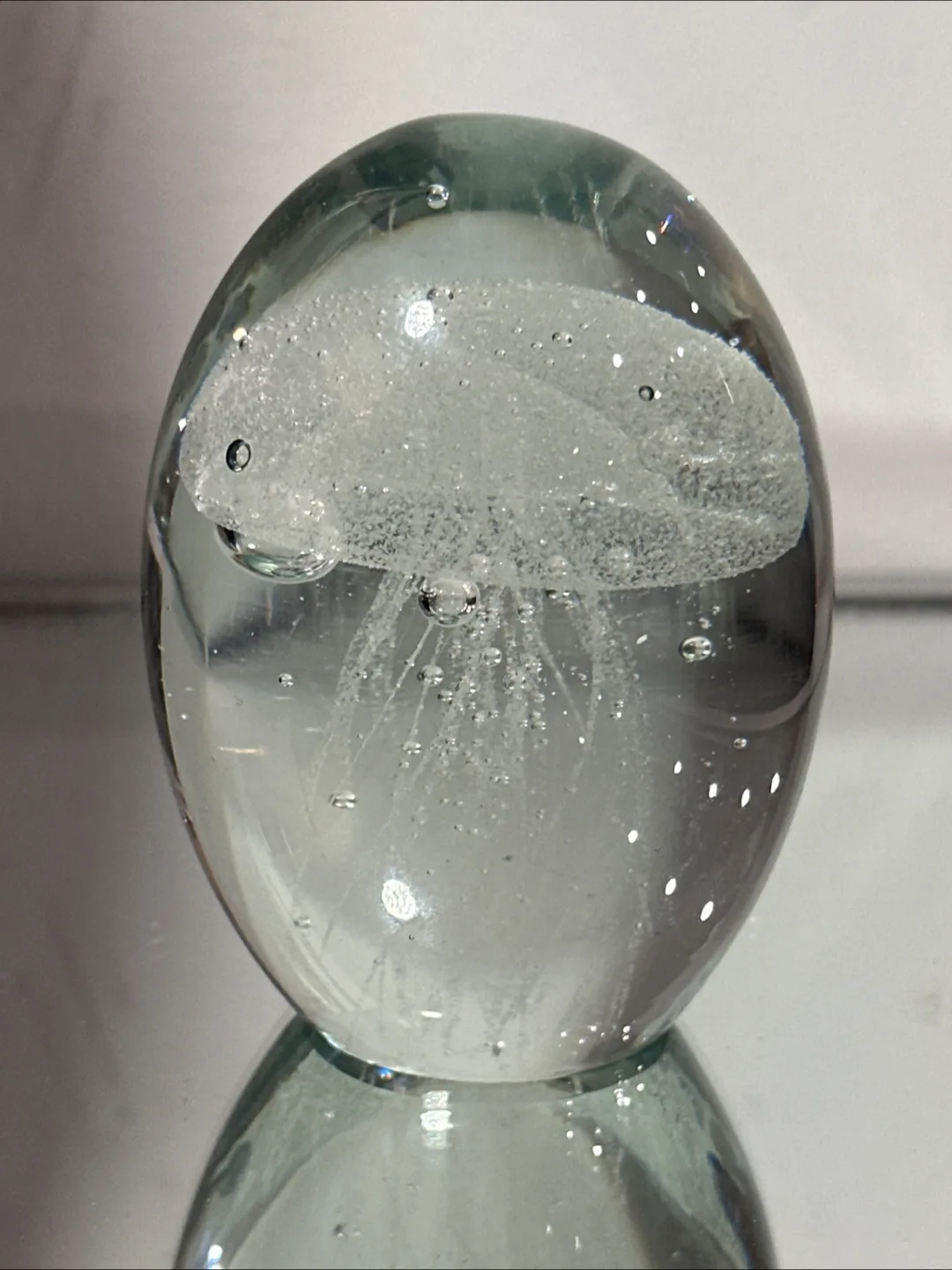 Glass Jellyfish Paperweight glow in dark image indicator(2)