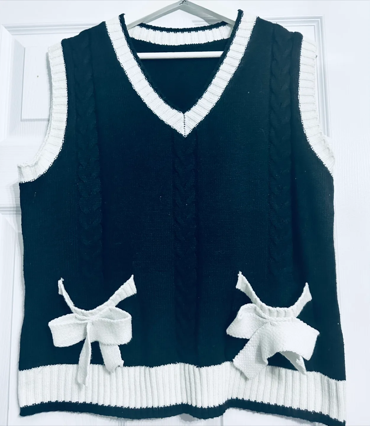 Black and White Cable Knit Sleeveless Sweater Vest - One Size thumbnail