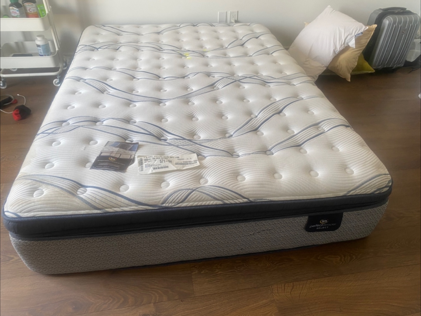 Queen Mattress serta- Perfect Sleeper Select