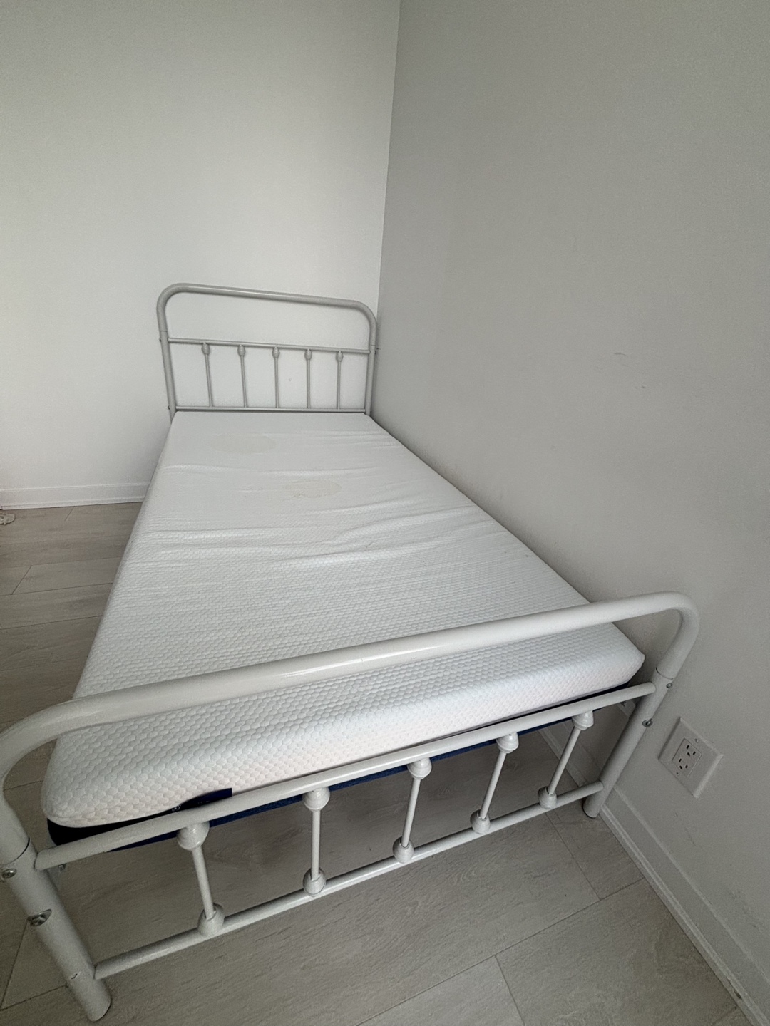 Single Metal Bed Frame - White - photo 3