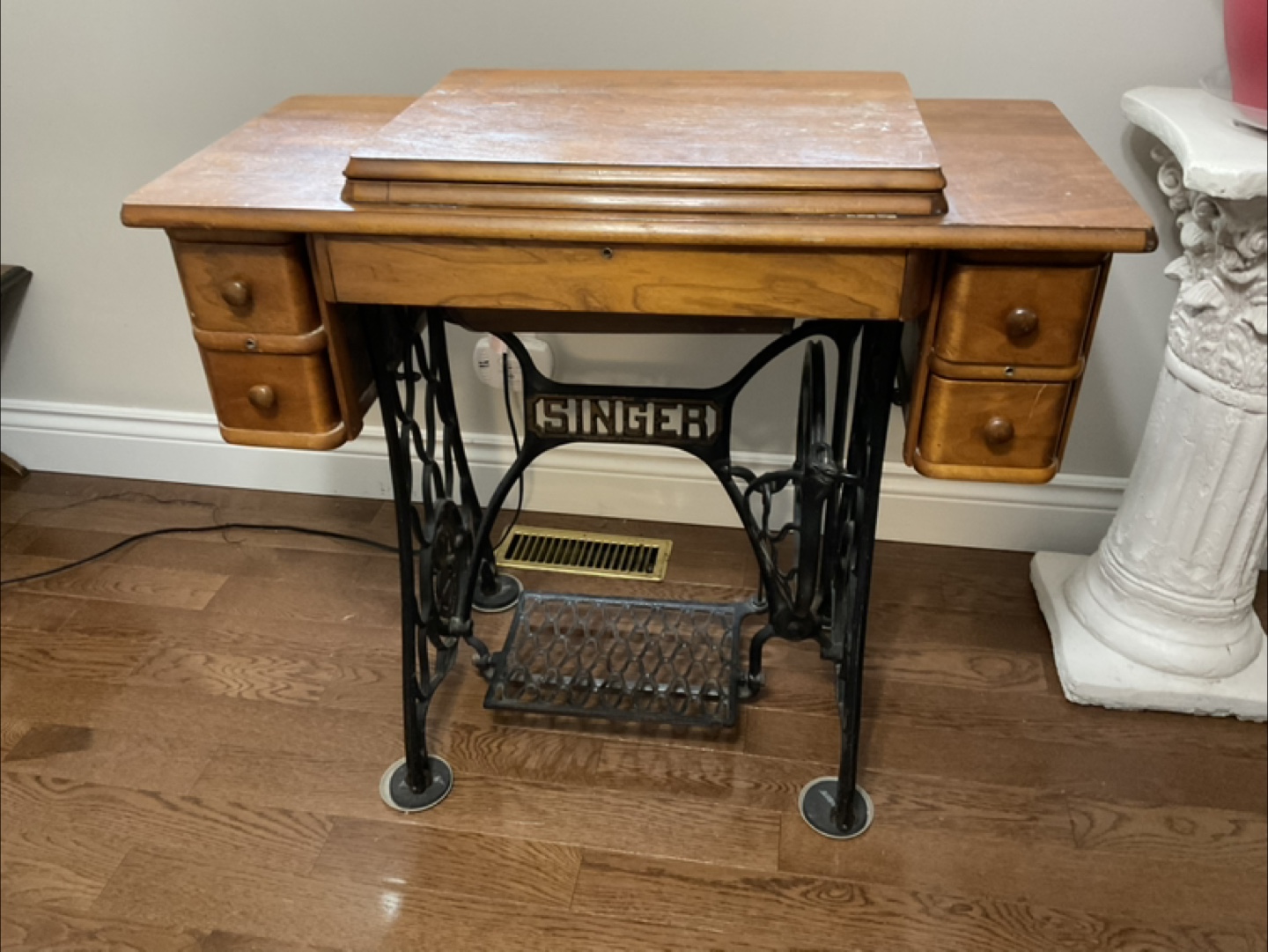 Antique Singer Sewing Machine with Wooden Cabinet