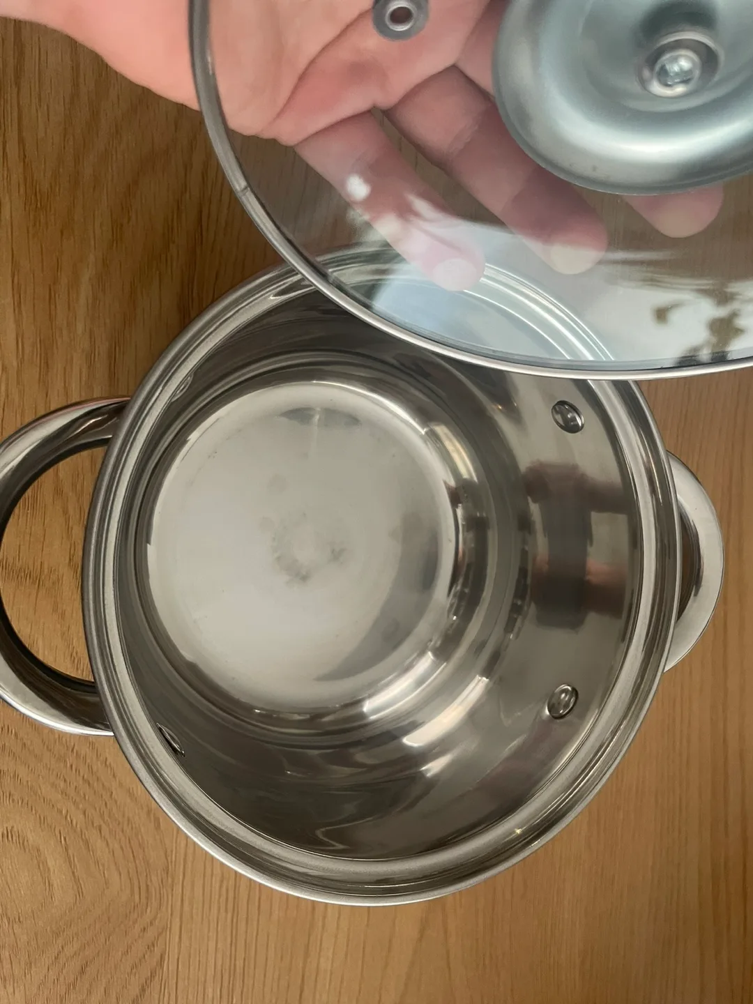Small Stainless Steel Pot with Lid image indicator(3)