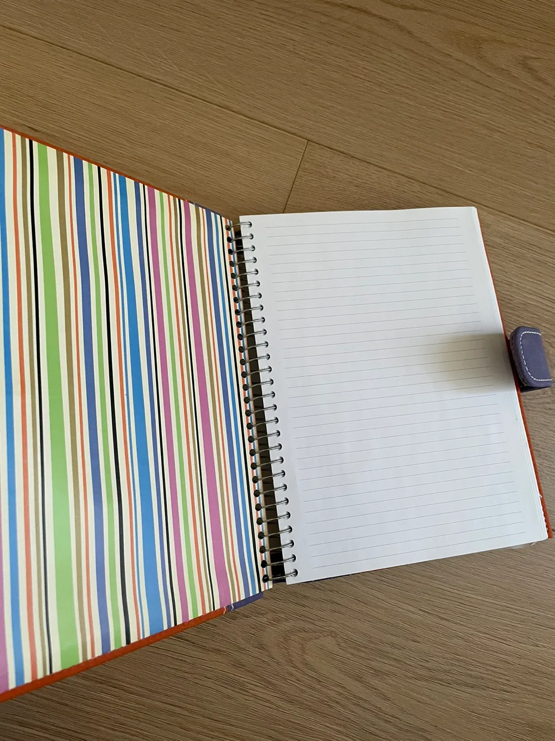 🏒 Spiral bound lined notebook image indicator(2)