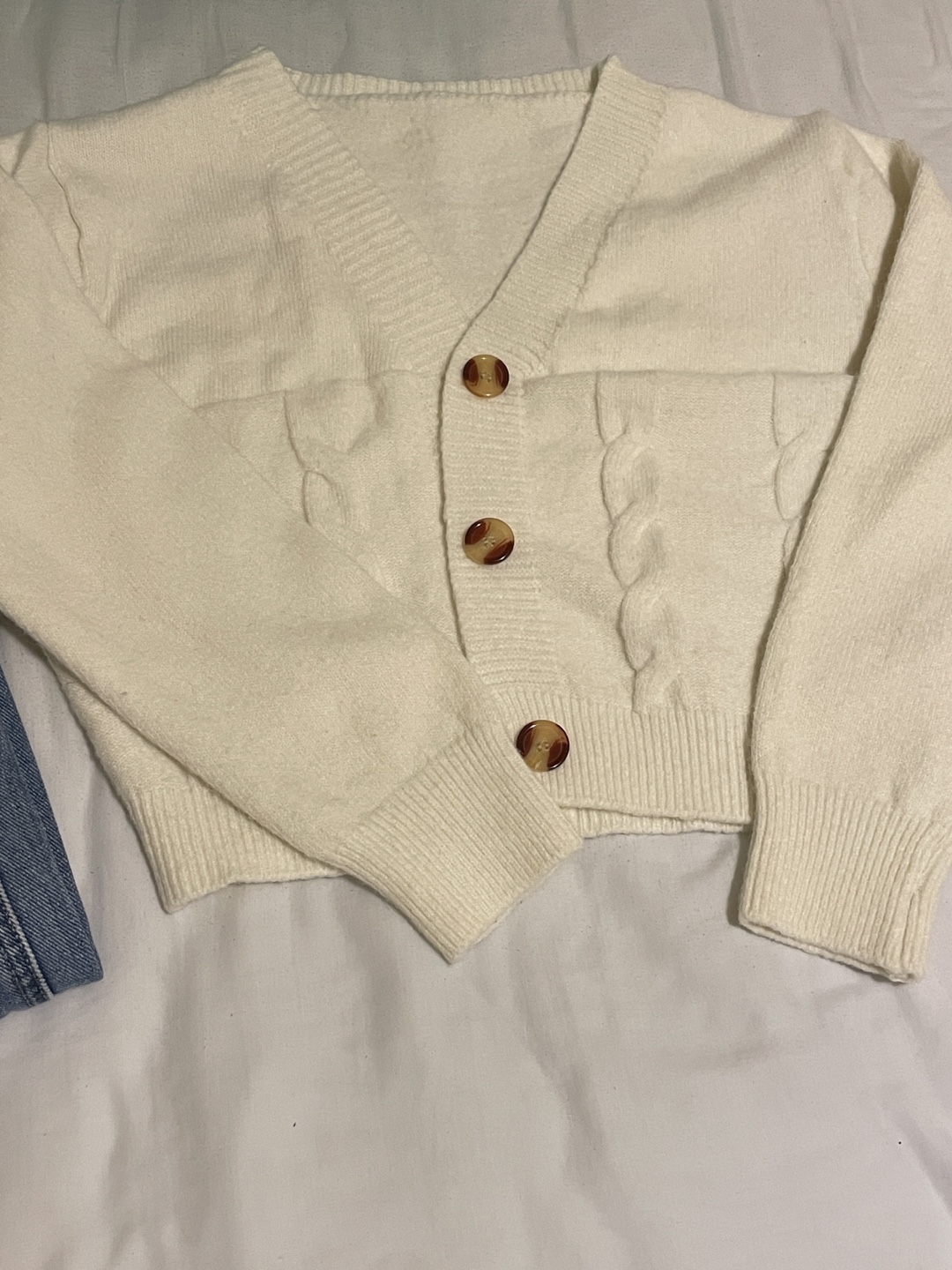 size S cream sweater