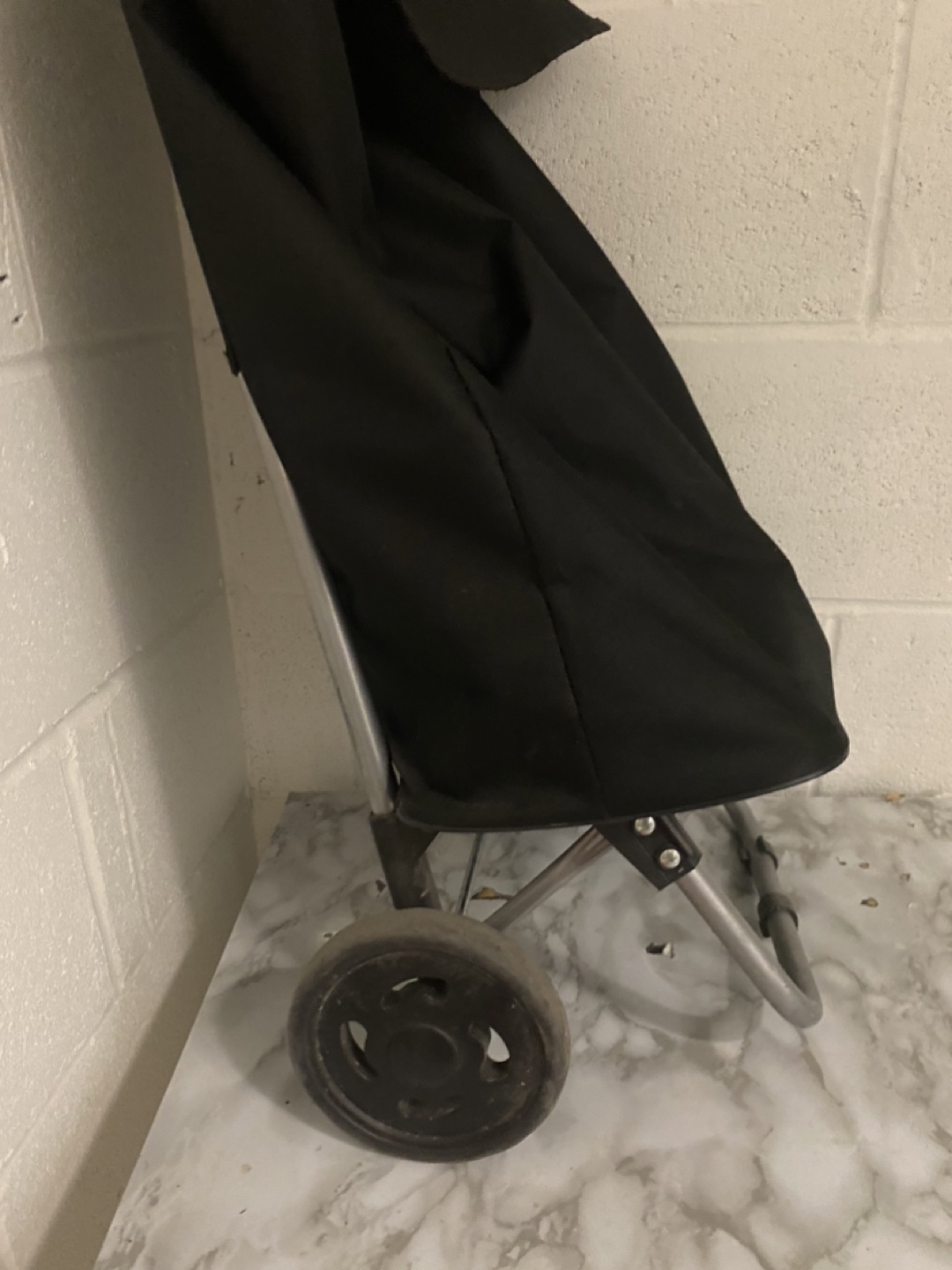 Black Shopping Cart - photo 2