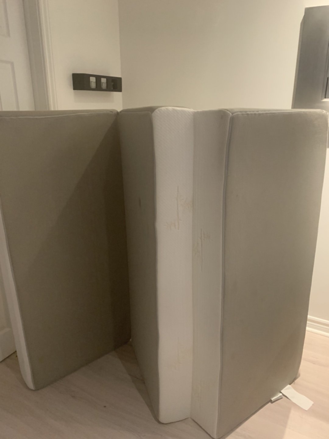 Tri-fold Foam Full Size Mattress 6” Thick - photo 3