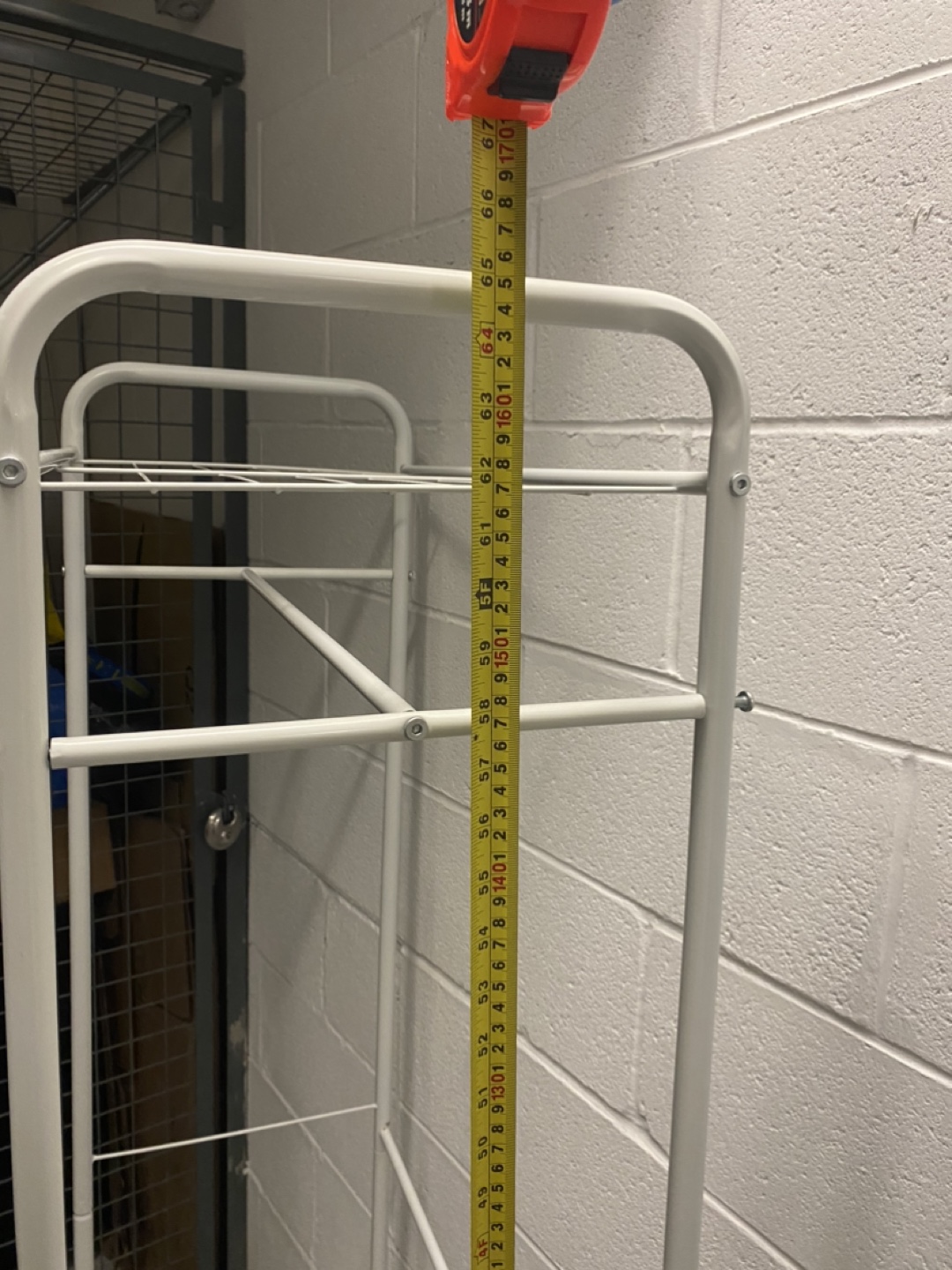White Metal Clothing Rack - photo 4