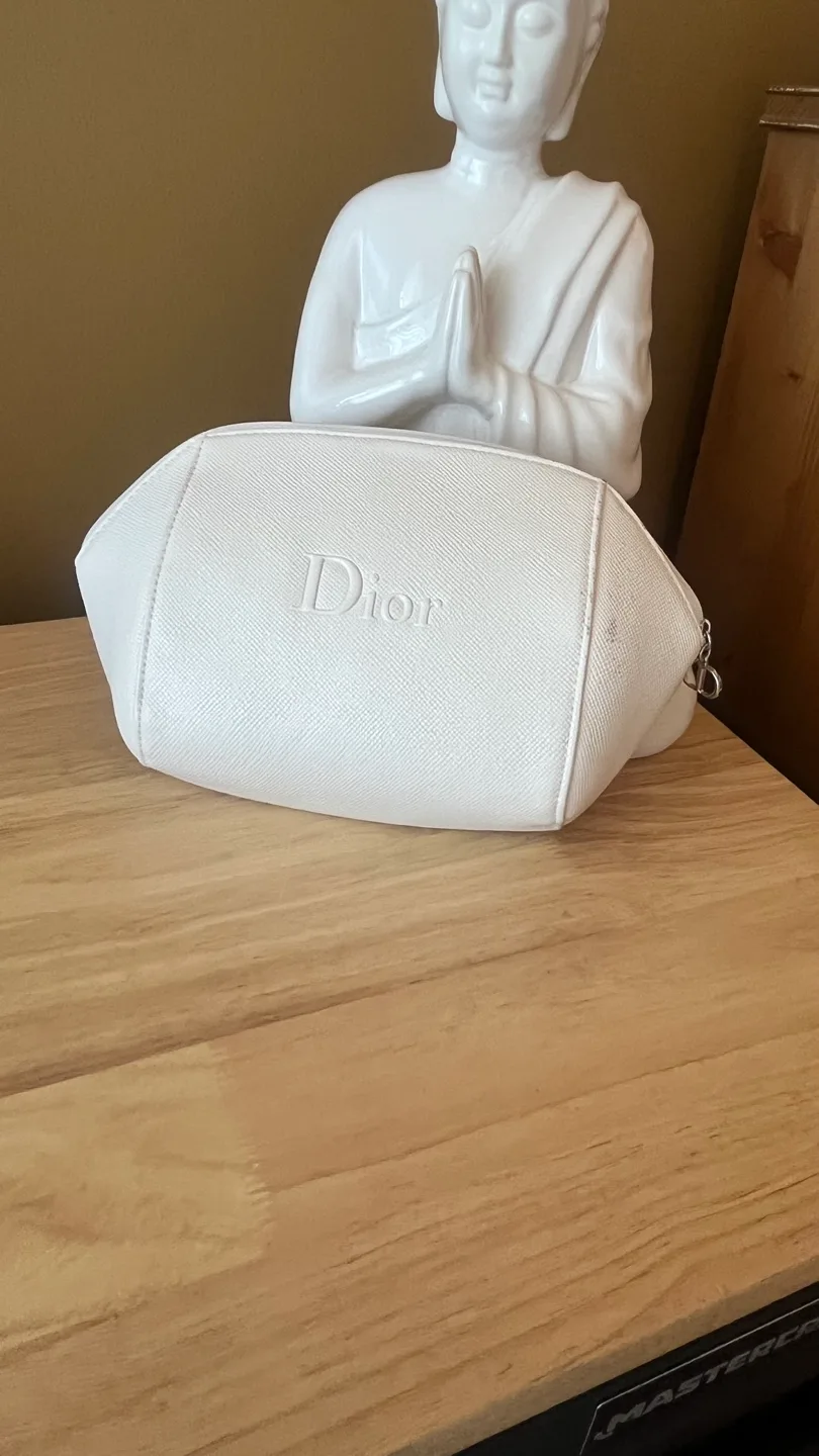 Dior White Cosmetic Bag image indicator(2)