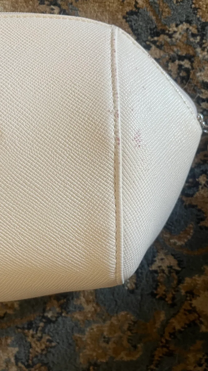 Dior White Cosmetic Bag image indicator(4)