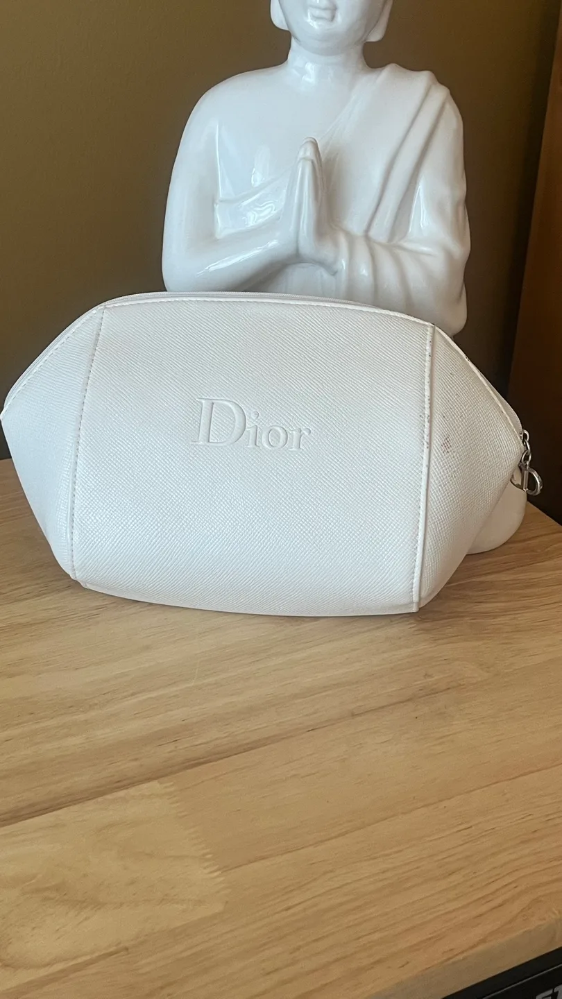 Dior White Cosmetic Bag image indicator(3)