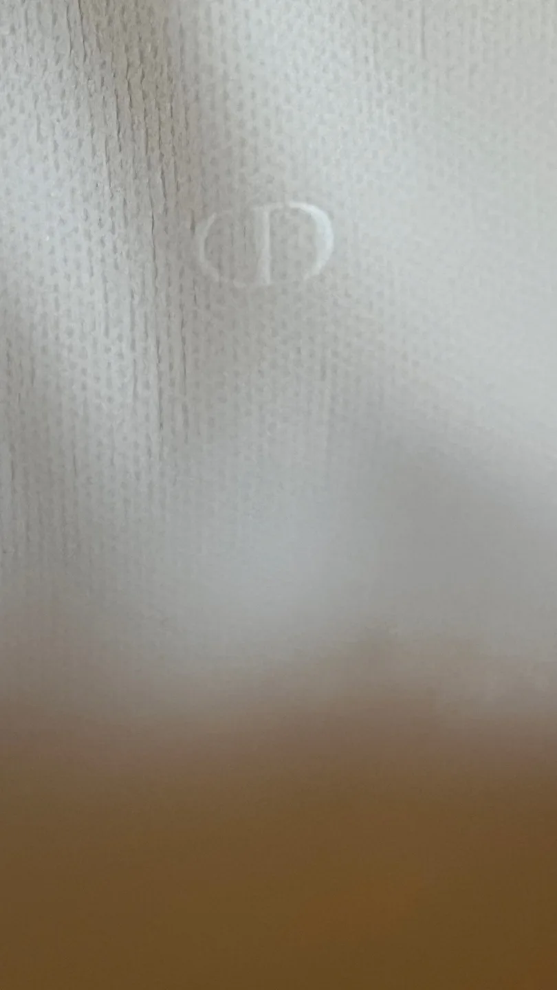 Dior White Cosmetic Bag image indicator(6)