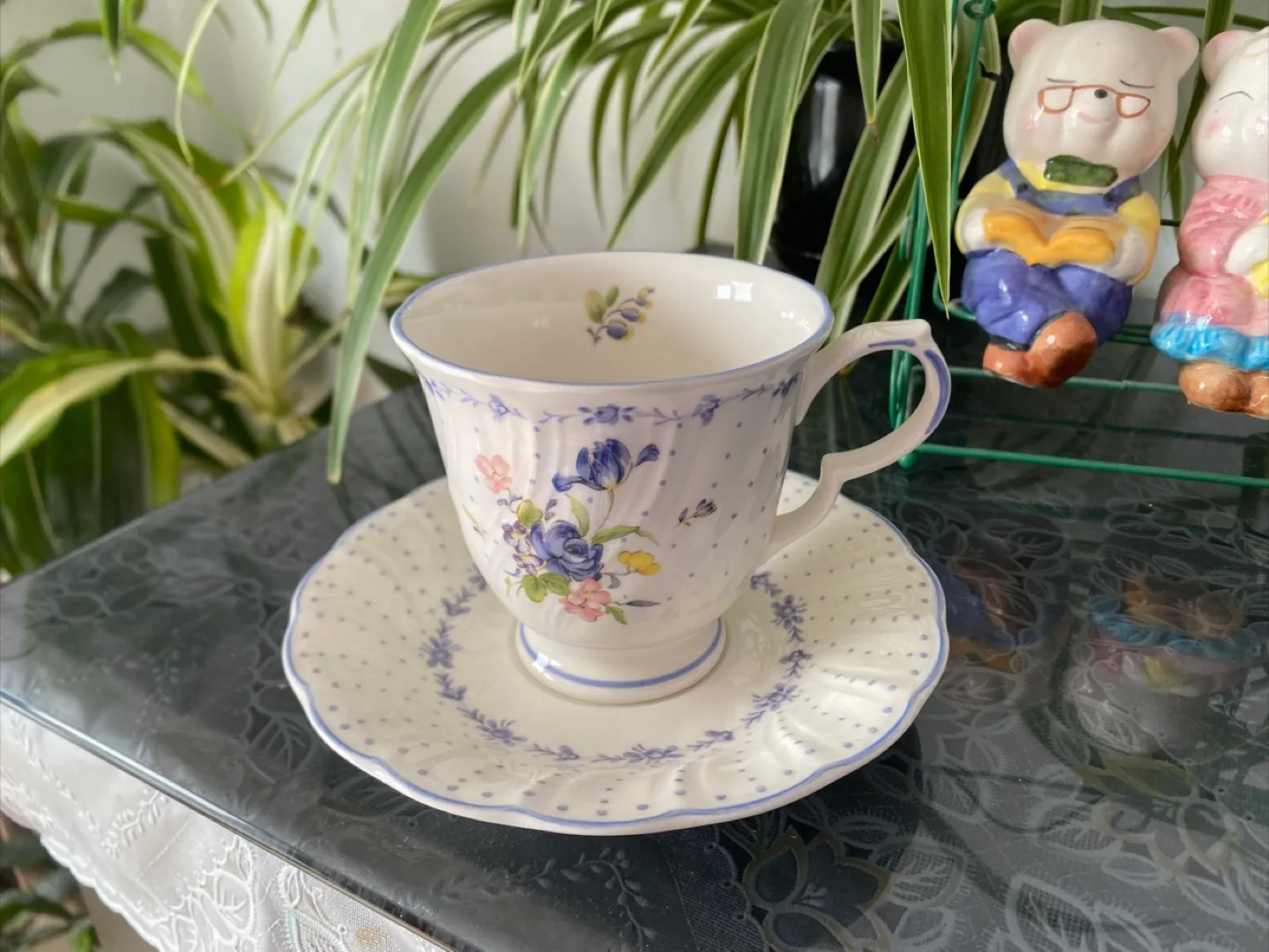 Vintage Floral Teacup and Saucer Set thumbnail