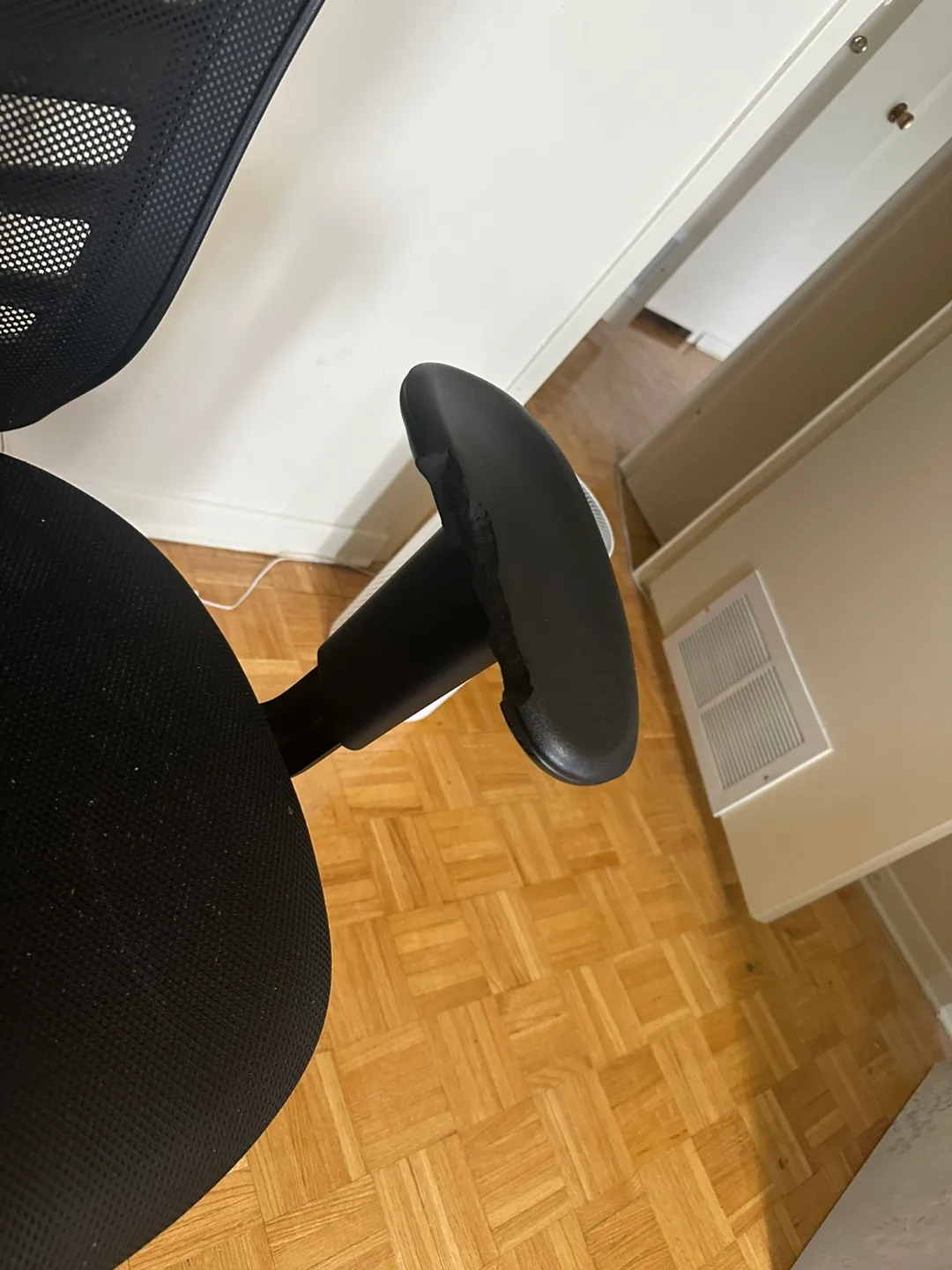 Ergonomic Desk Chair image indicator(3)