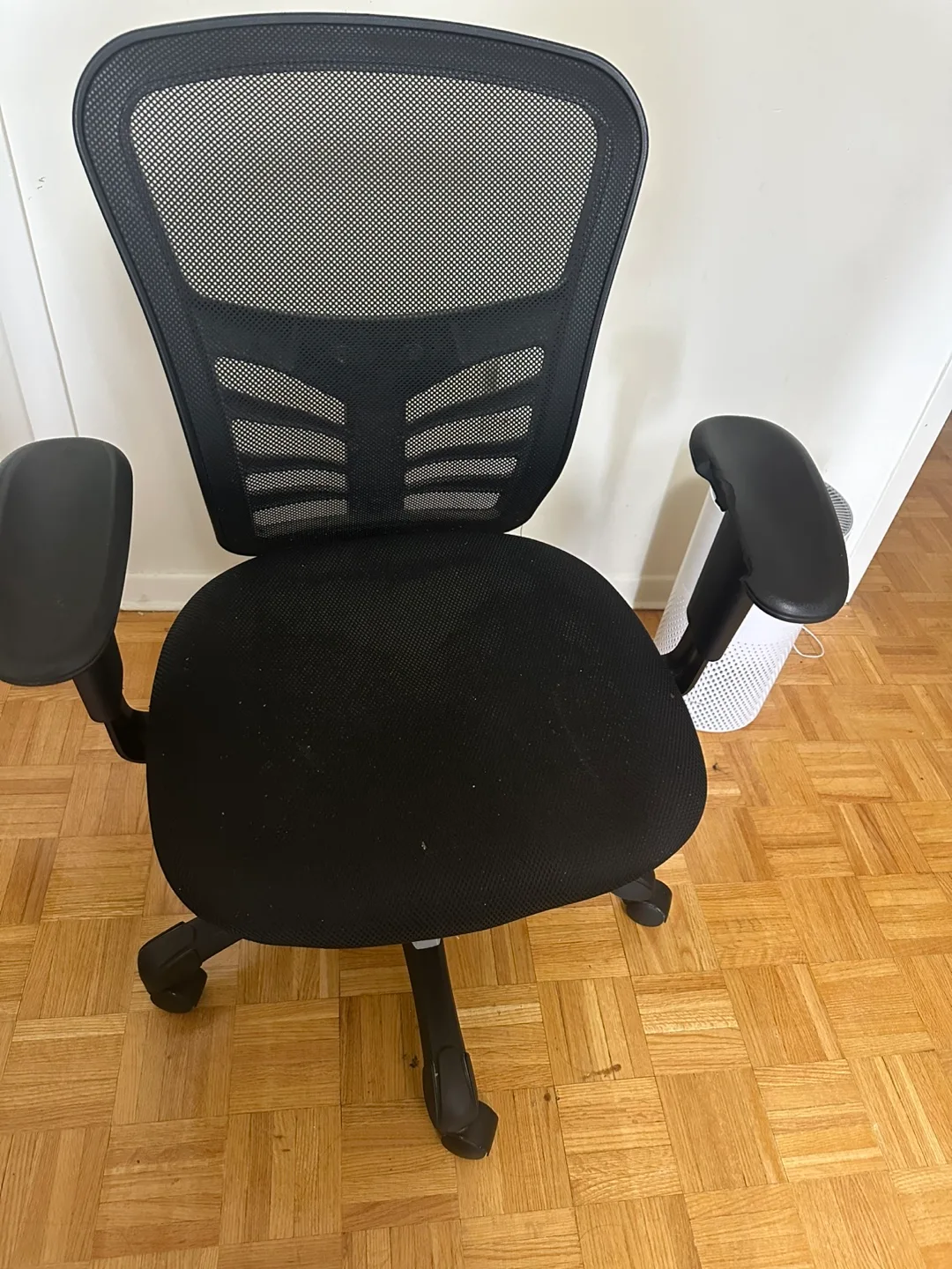 Ergonomic Desk Chair thumbnail