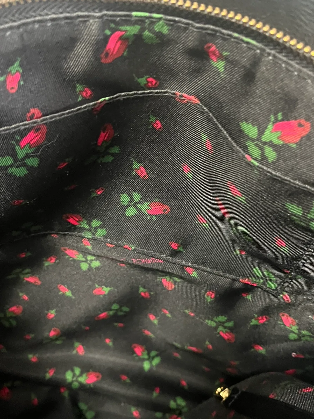 🏒 Betsey Johnson Sequin Lips Tote Bag image indicator(7)