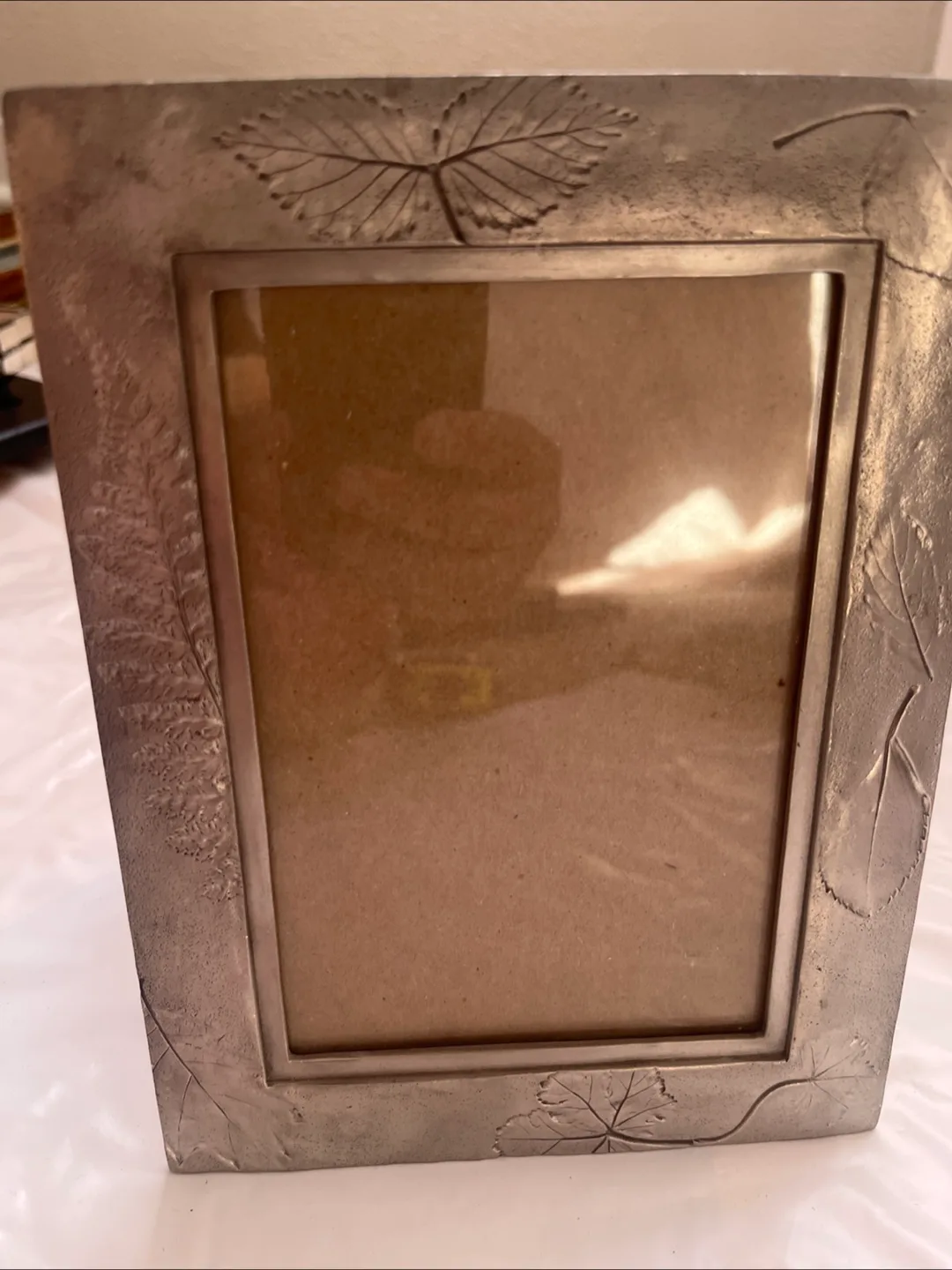 Metal Photo Frame with Leaf Design 4x6 image indicator(8)