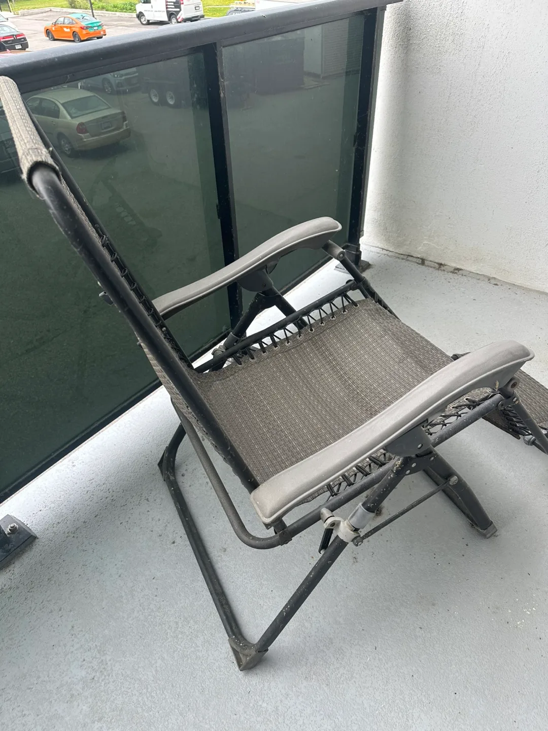 Zero Gravity Reclining Chair image indicator(2)