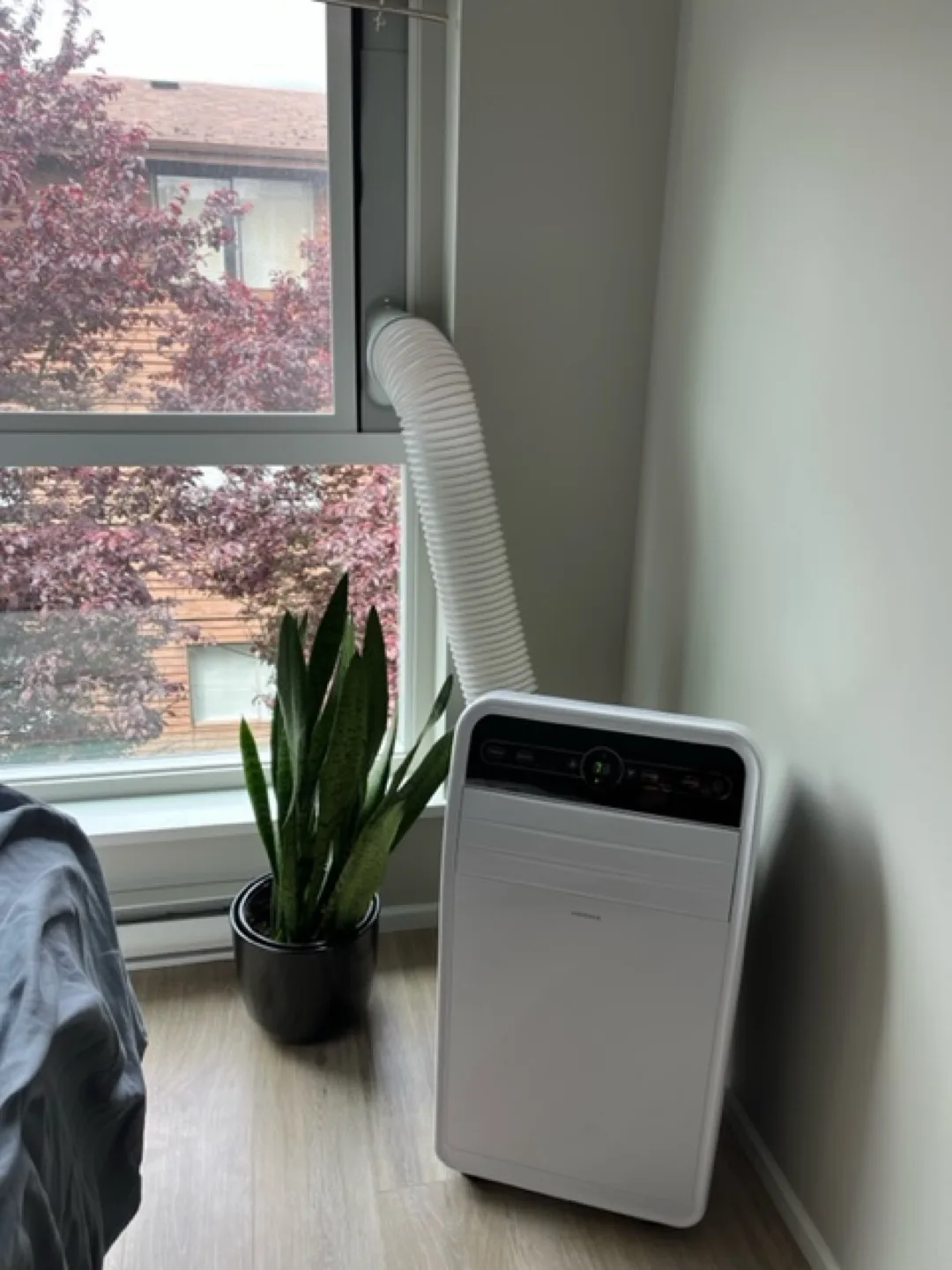 Powerful ❄️ Insignia 10,000 BTU Air Conditioner thumbnail