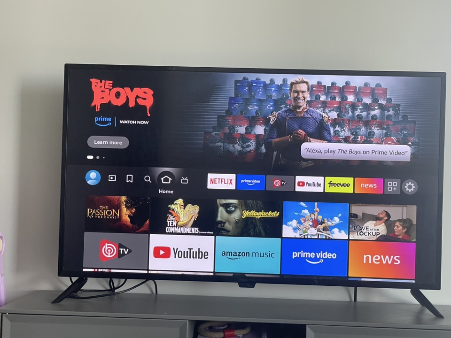Insignia 42” 1080 p LED Smart TV-Fire TV edition 2022