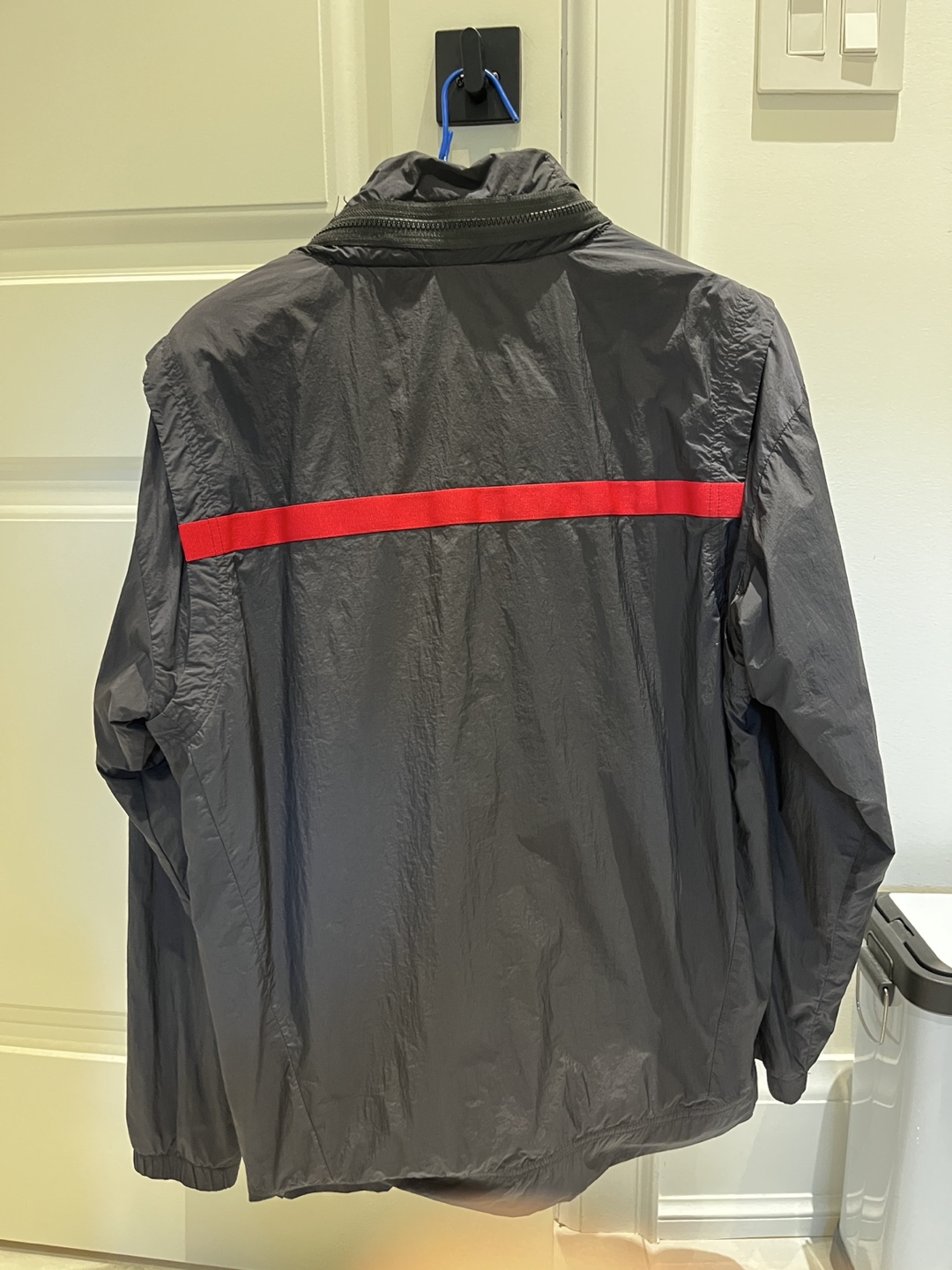 Nike Jordan Black & Red Windbreaker - photo 2