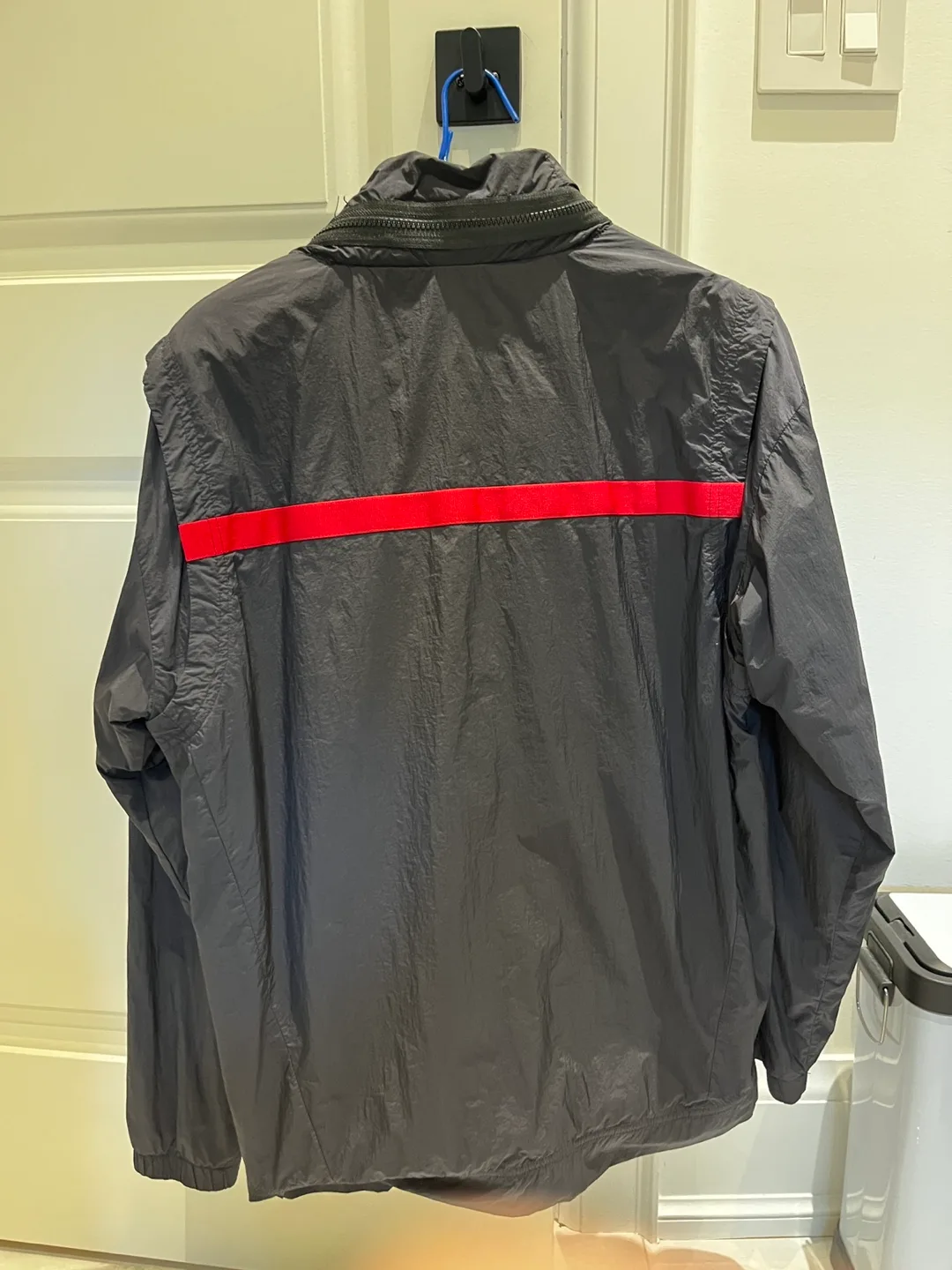 Nike Jordan Black & Red Windbreaker image indicator(2)