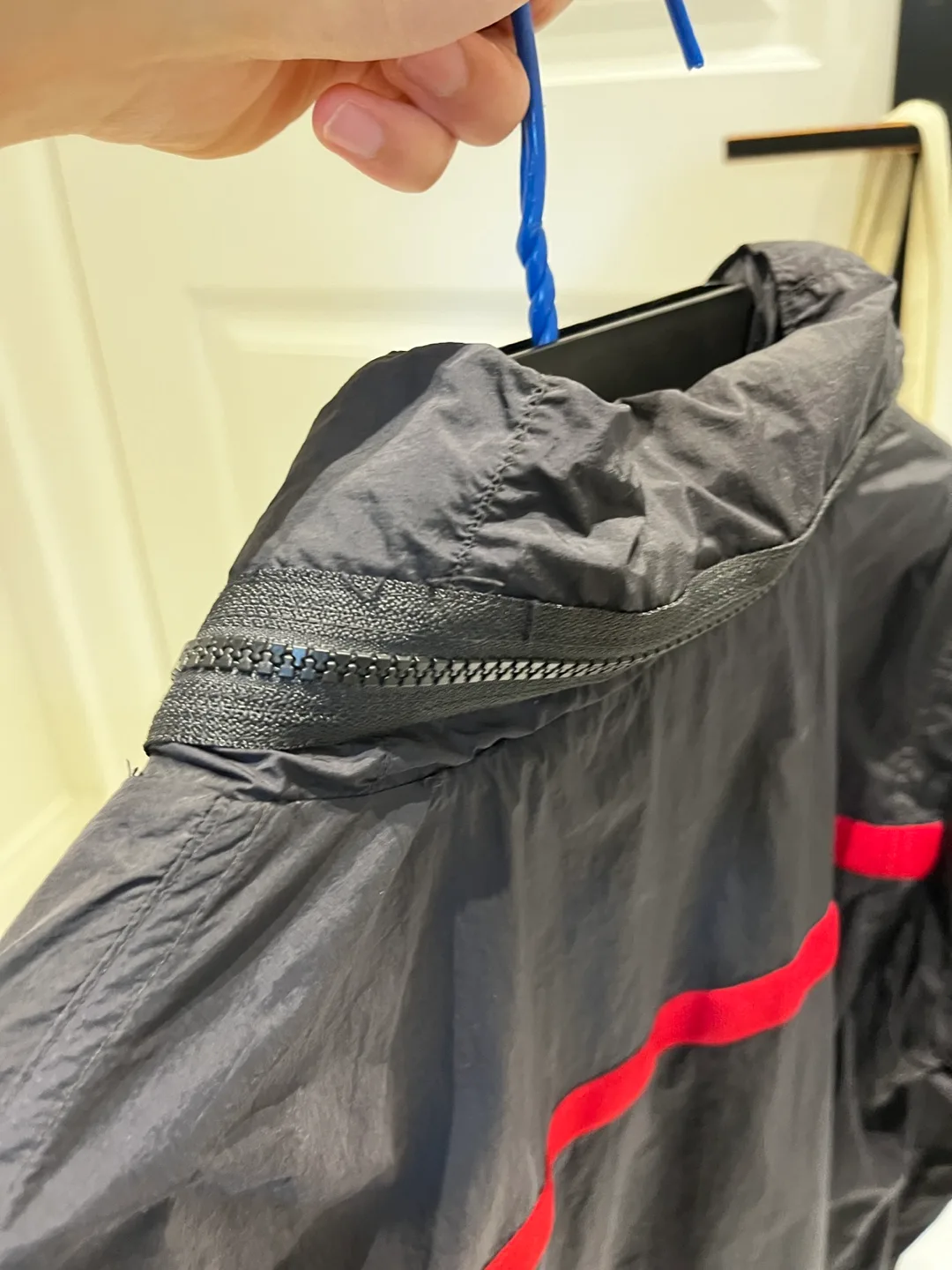 Nike Jordan Black & Red Windbreaker image indicator(5)