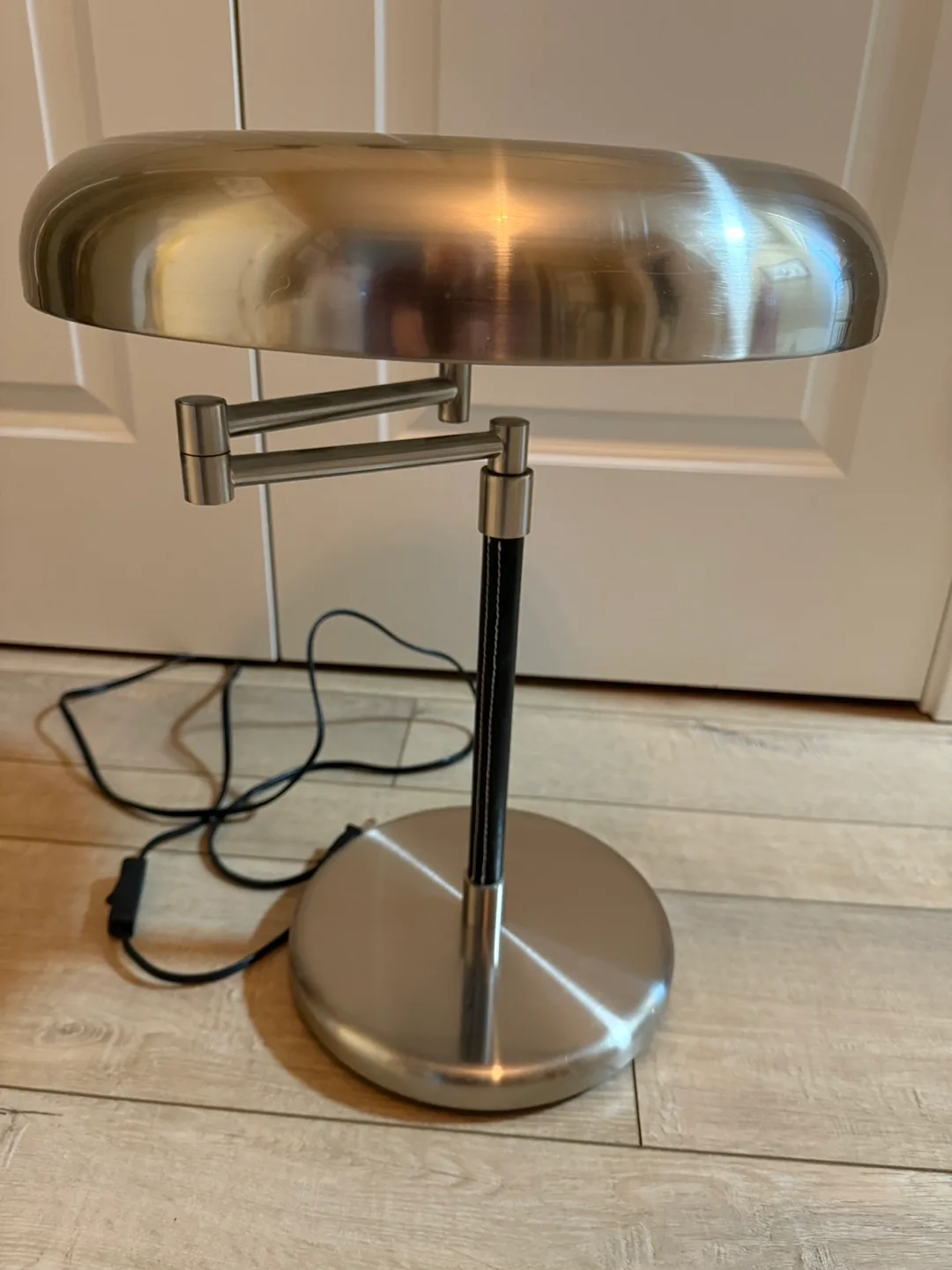 Sleek Mid-Century Modern Swing Arm Desk Lamp thumbnail