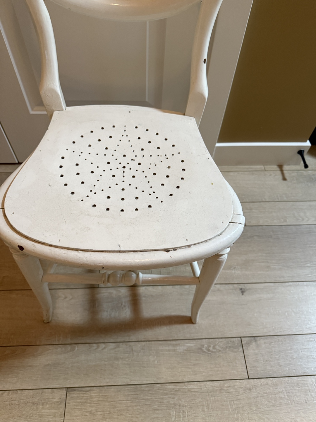 Antique White Wooden Chair - photo 2