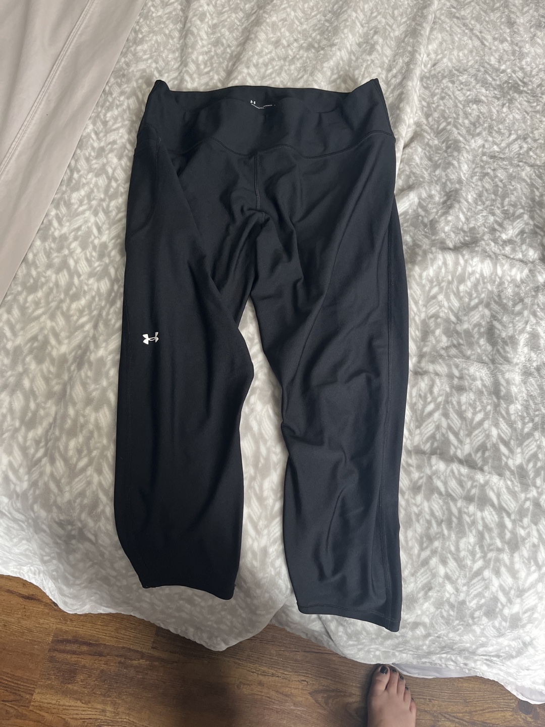 Under Armour Black 3/4 compression tights