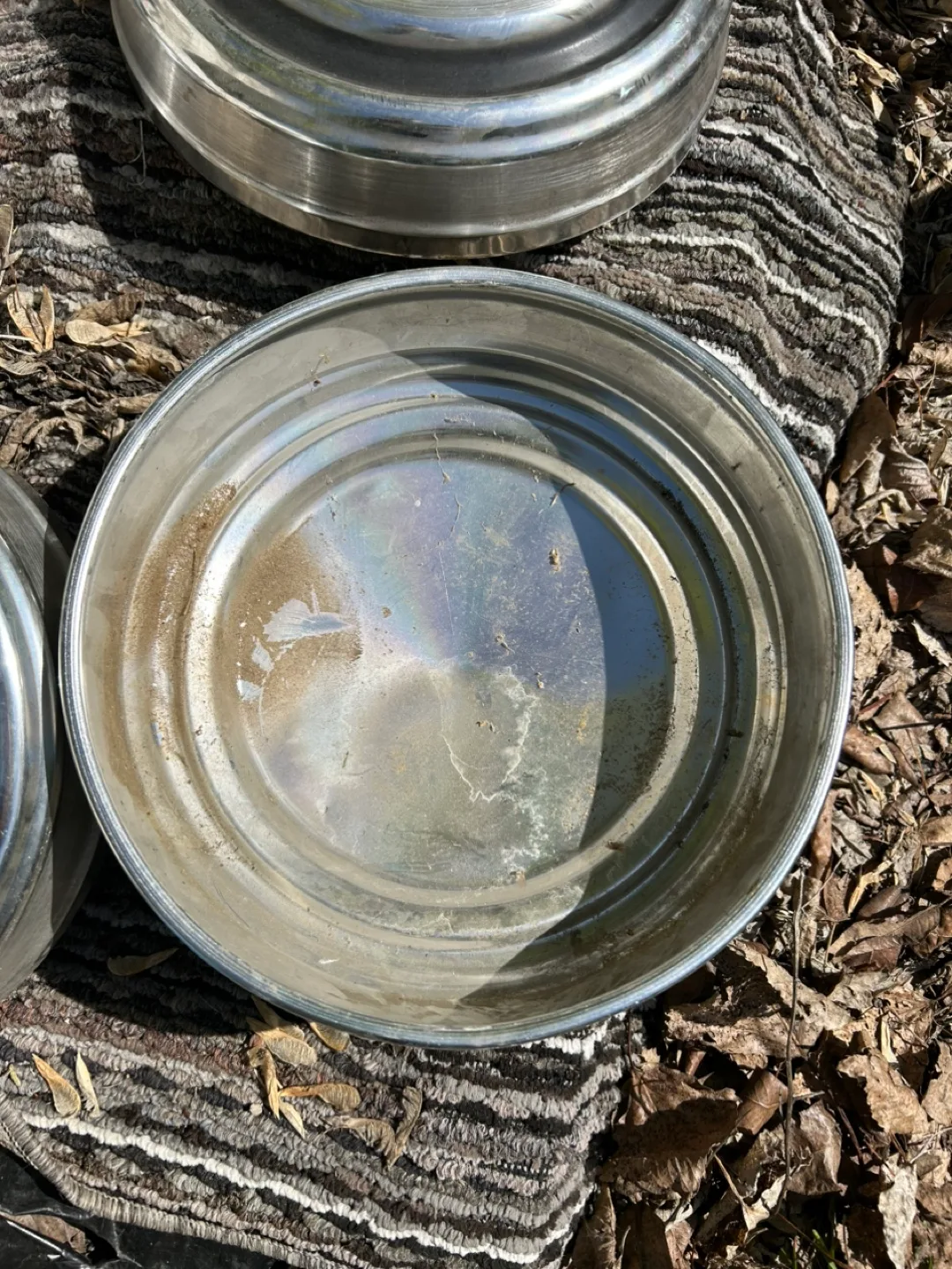 Metal hubcap covers image indicator(2)