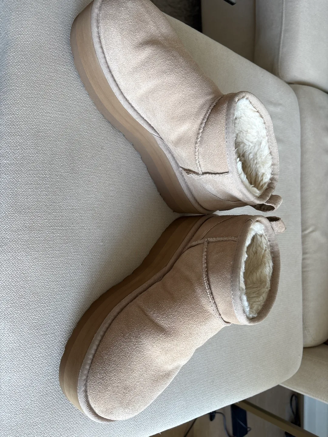 UGG Women's Neumel Platform Boots - Size 8 image indicator(5)