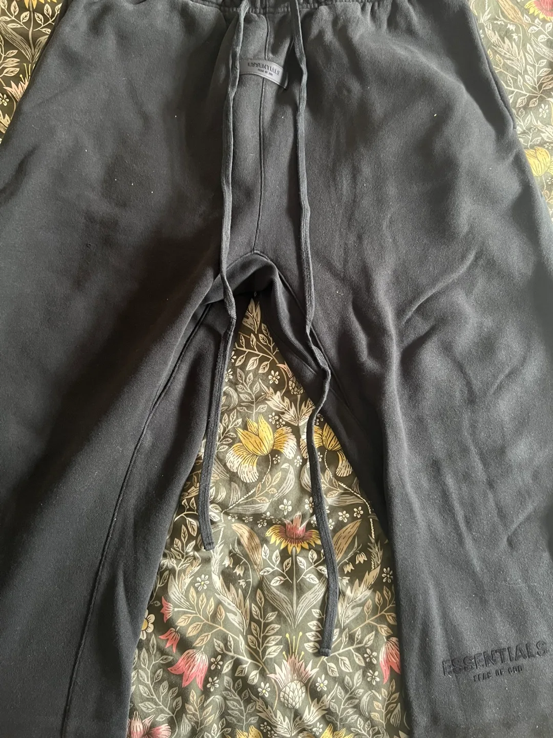 Fear of God Essentials Black Sweatpants thumbnail