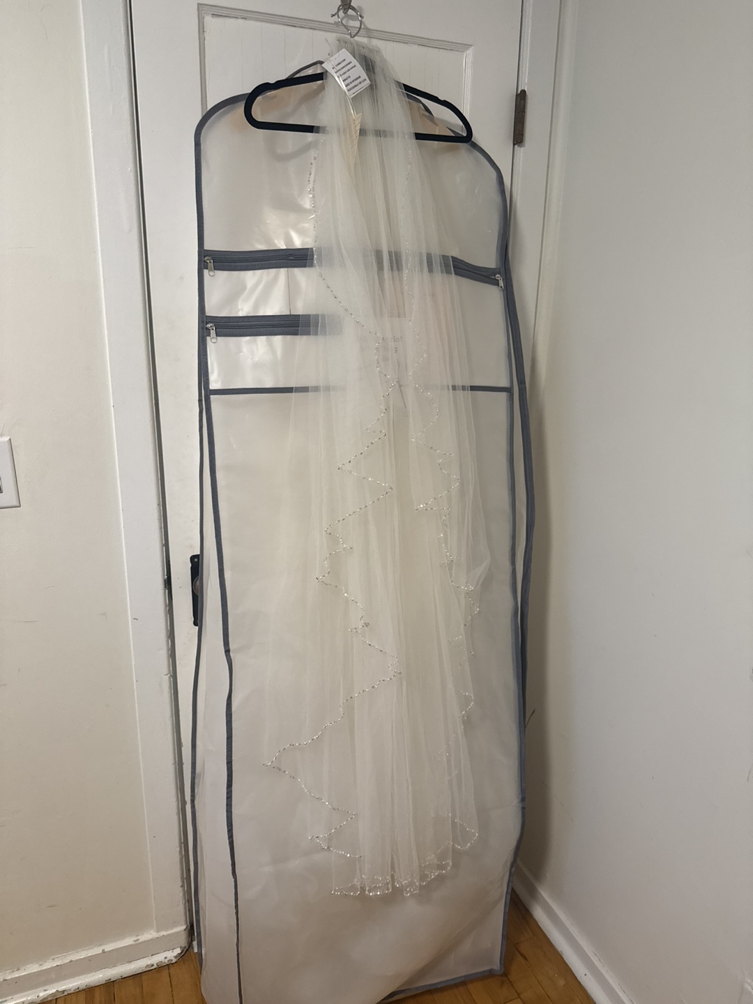 Galina Signature Wedding Dress Size 18W with Veil - photo 4