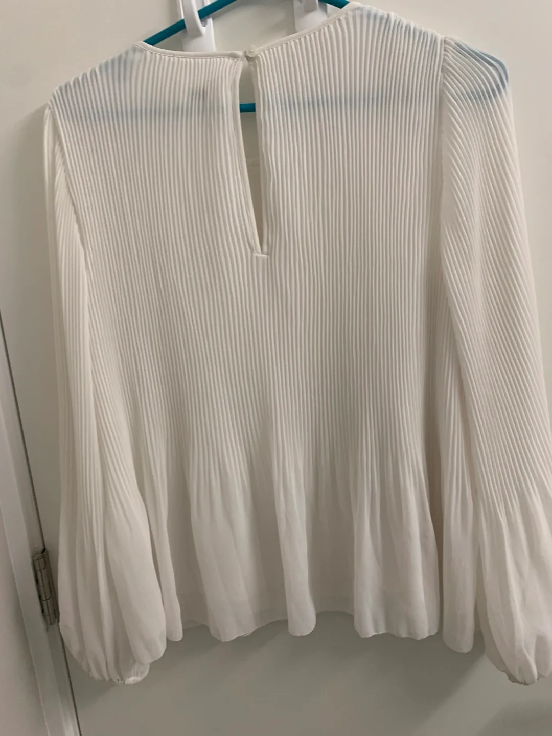 Wilfred White Pleated Blouse - Size Medium image indicator(3)