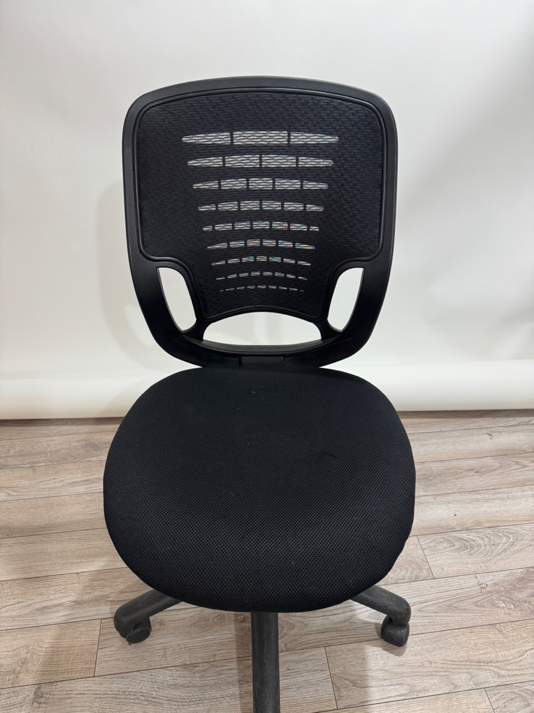 Black Mesh Office Chair - photo 2