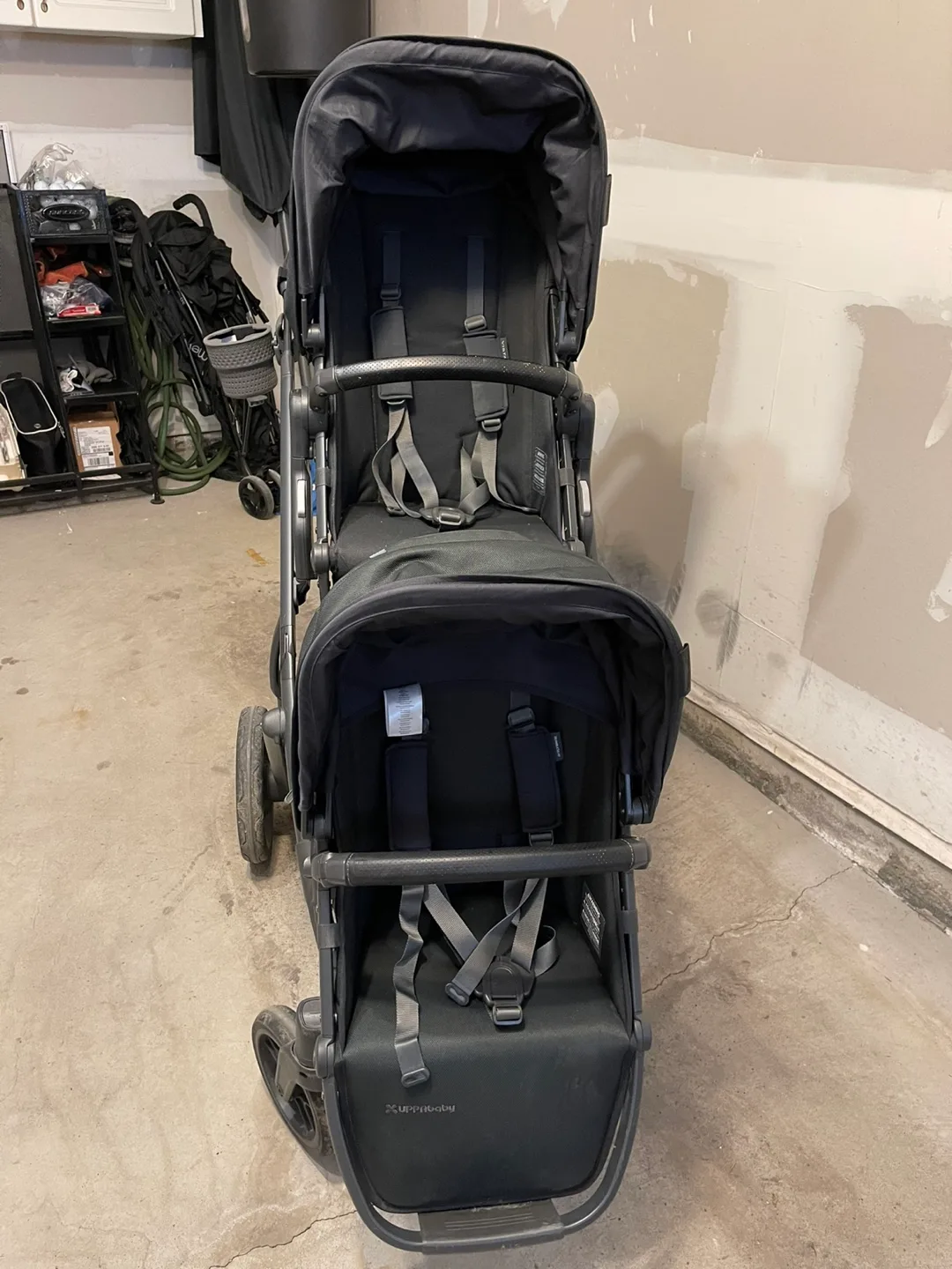 Uppababy Vista V2 Double Stroller - Black (“Jake”) image indicator(2)