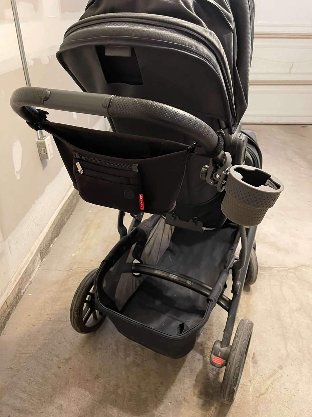 Uppababy Vista V2 Double Stroller - Black (“Jake”) image indicator(6)
