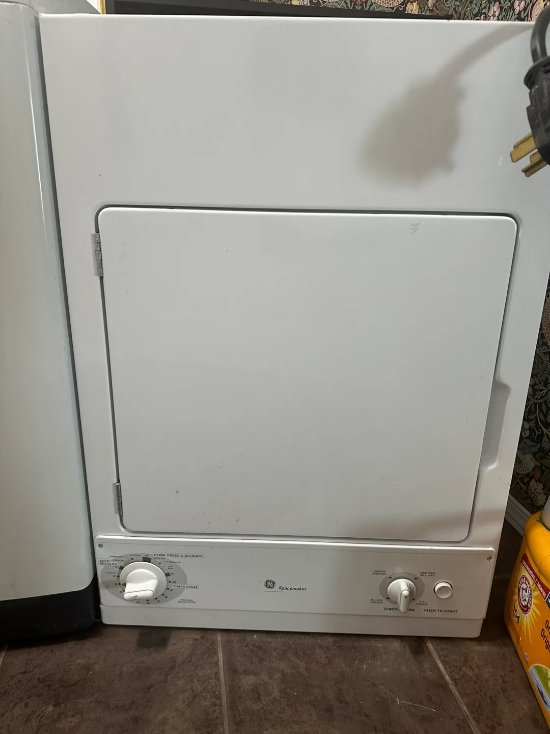 GE Spacemaker Electric Dryer thumbnail