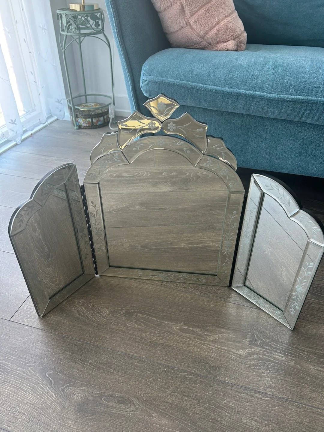 Feminine Tri-Fold Vanity Mirror thumbnail