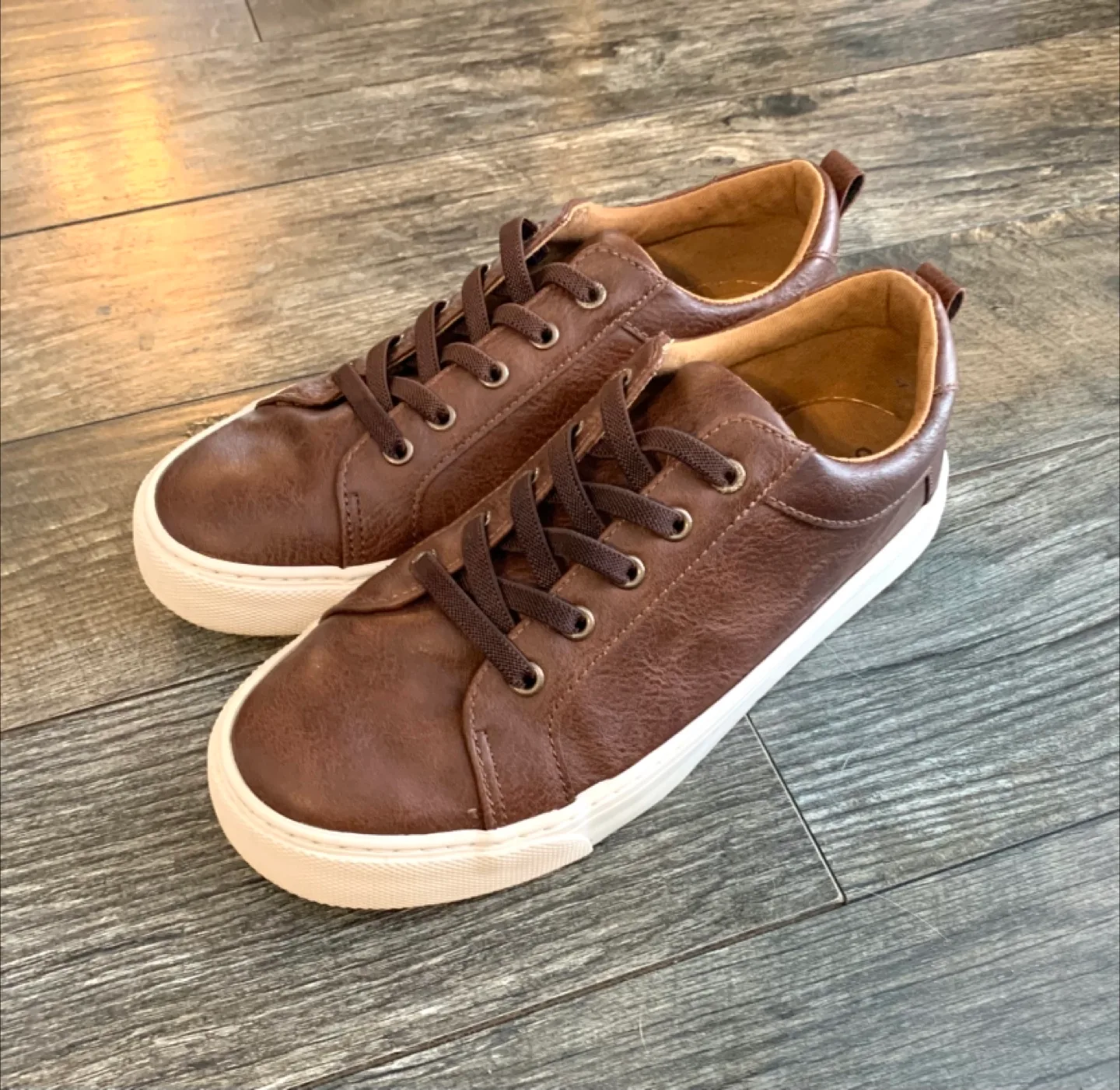 Boys Size 5 Shoes image indicator(2)