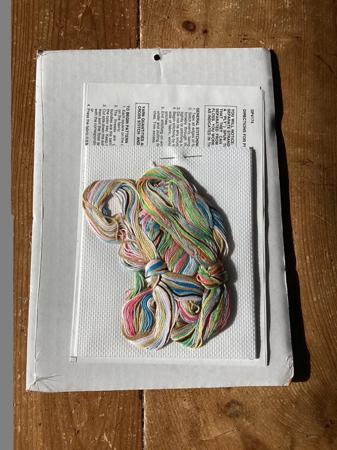 BERNAT CROSSTITCH KIT image indicator(2)