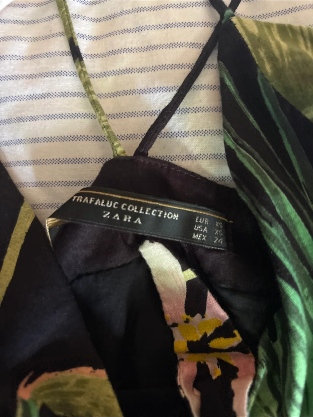 Zara Trafaluc Collection Tropical Print Mini Dress image indicator(2)