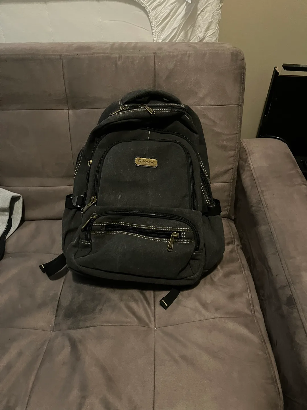 Canvas Backpack - Excellent Condition thumbnail