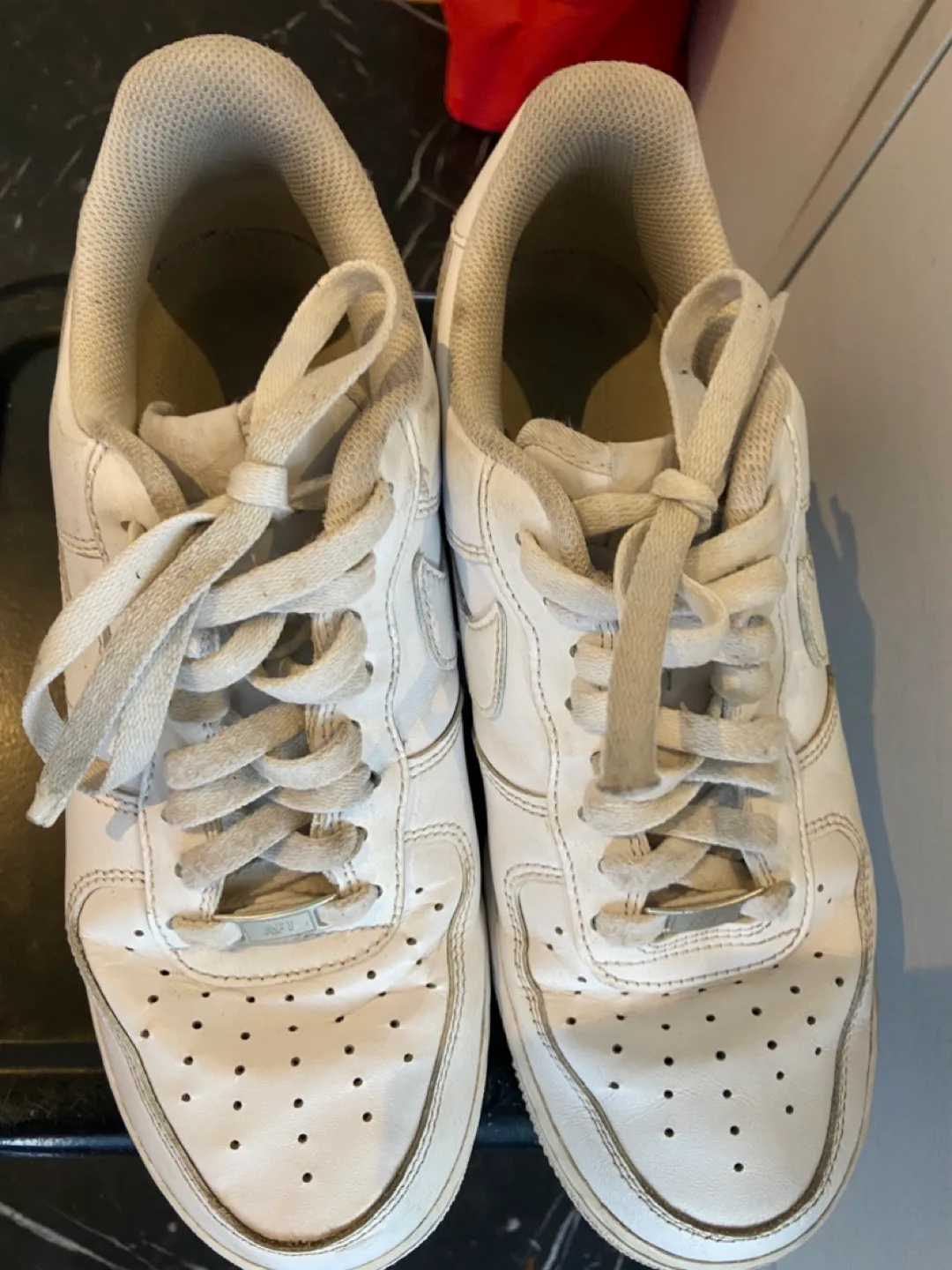 Women's Nike Air Force 1 White Sneakers - Size 9 image indicator(3)