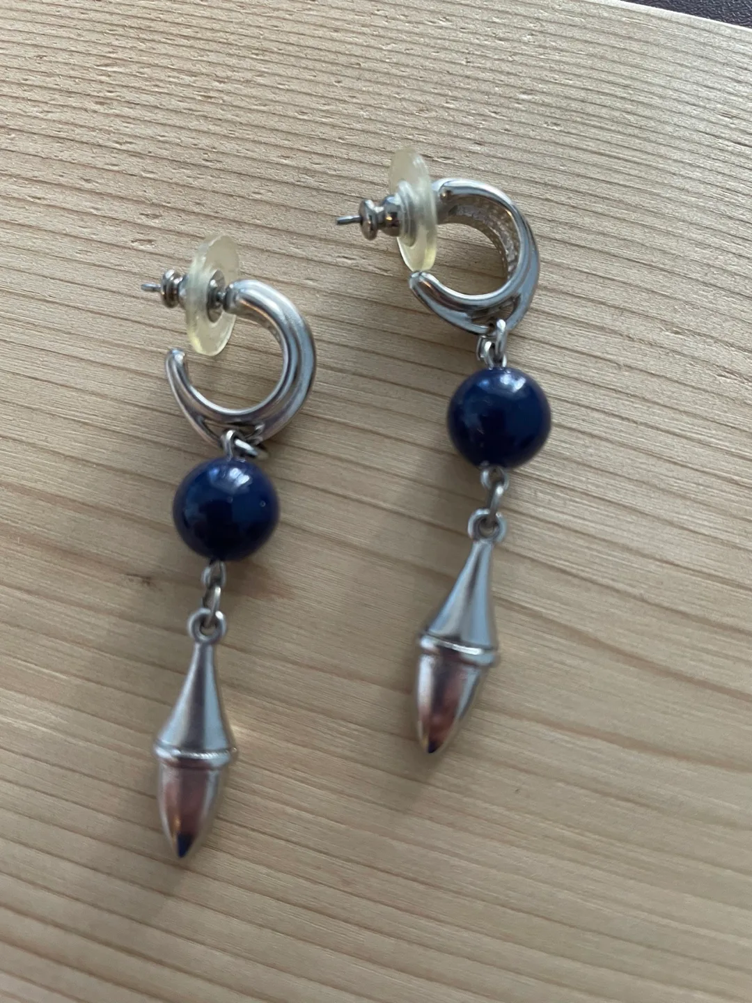 🏒 Elegant Dark Blue Beaded Drop Earrings thumbnail