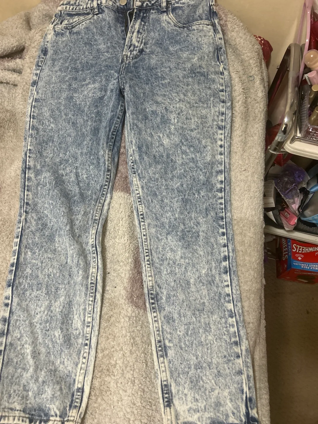 Women's Size 9 MOM Ultra High Rise Acid Wash Jeans thumbnail
