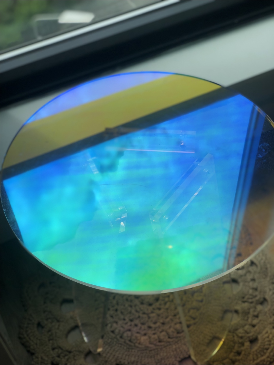 Iridescent Acrylic Side Table - photo 3