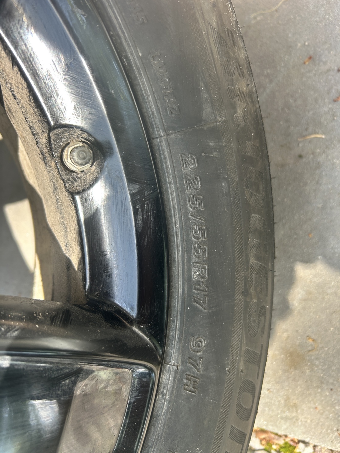 17" Mini Cooper Alloy Wheel with Tire - photo 2
